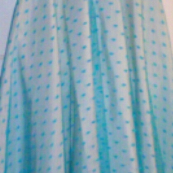 Vintage Blue strapless gown with fully lined fabric and flowing hem - Picture 7 of 8